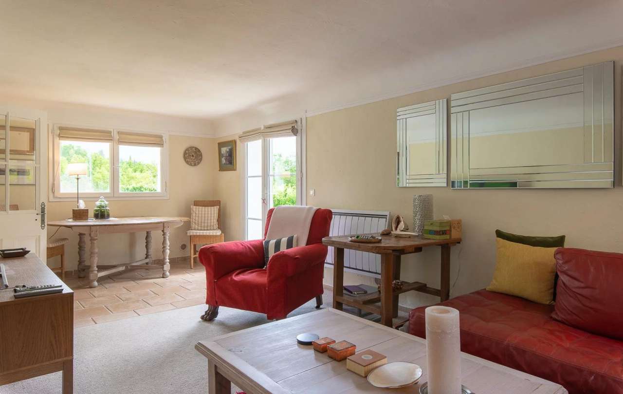 Charming 4 bedroom family home, with a beautifully presented total living a