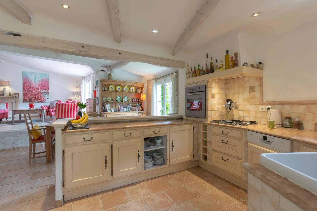 Charming 4 bedroom family home, with a beautifully presented total living a