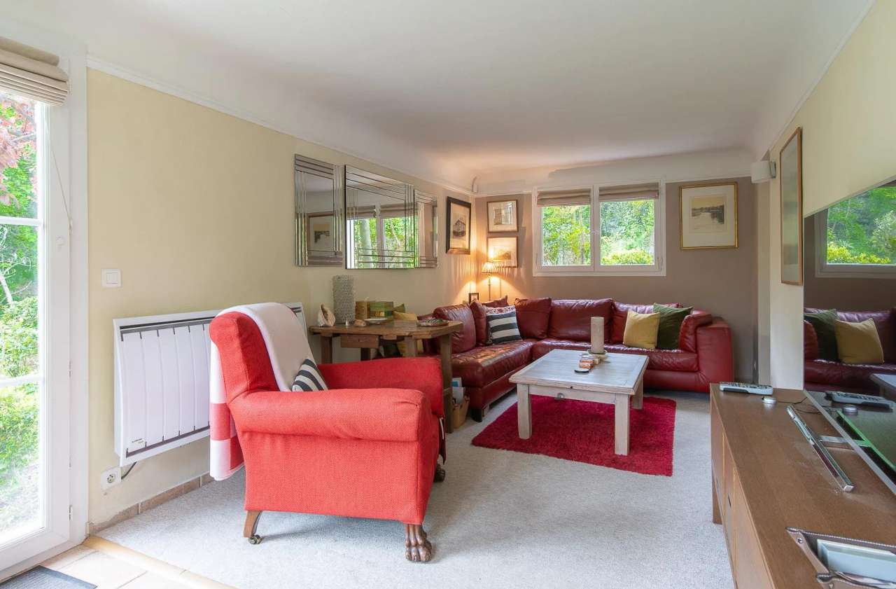 Charming 4 bedroom family home, with a beautifully presented total living a