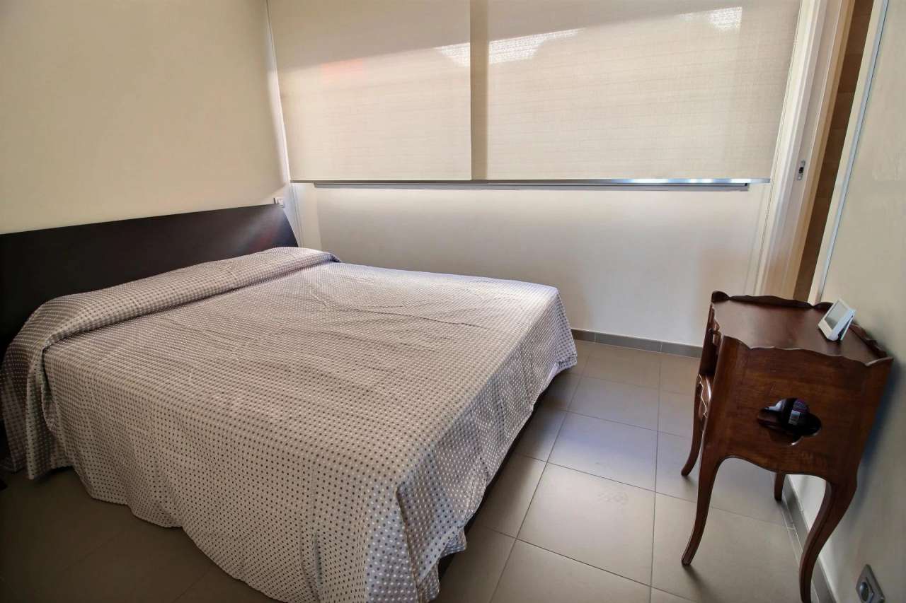 Luxurious and modern 3rd floor apartment with a total bright and spacious l