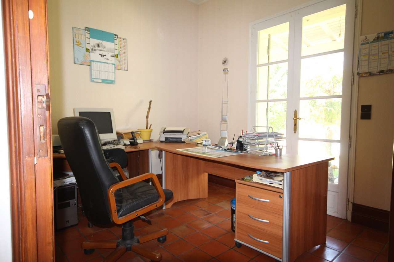 Charming 5 bedroom Manoir with expansive pool, nestling in nearly 5 acres o