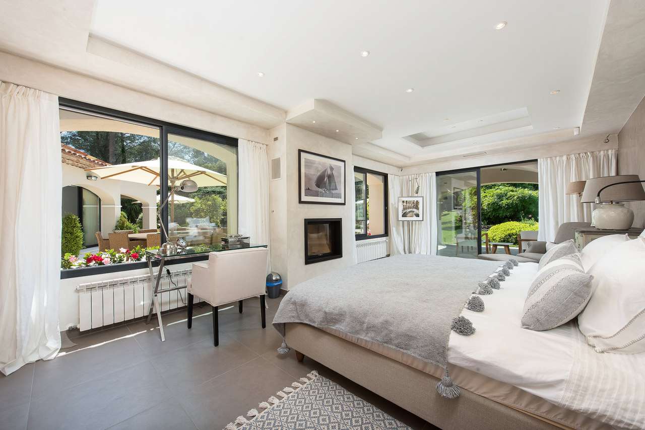 Surrounded by over half an acre of glorious gardens is this outstanding, be