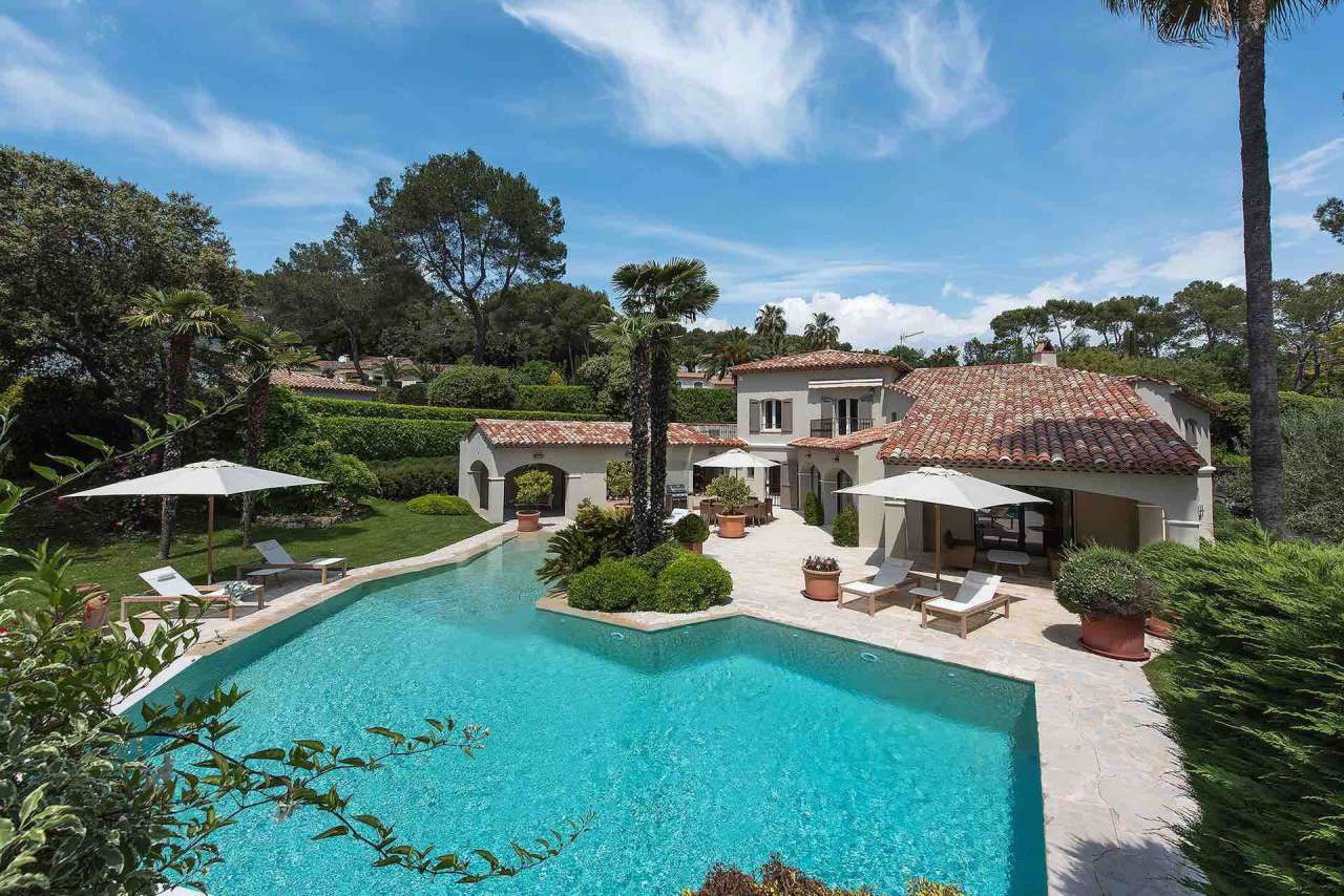 Surrounded by over half an acre of glorious gardens is this outstanding, be