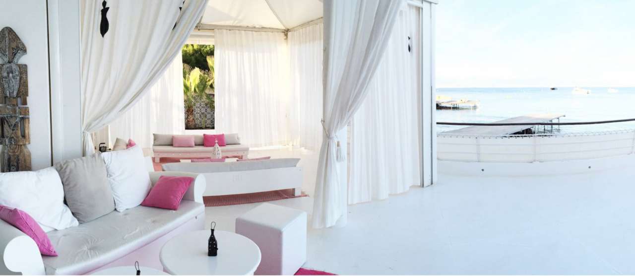 Unique opportunity to acquire an exceptional single storey, 4 bedroom villa