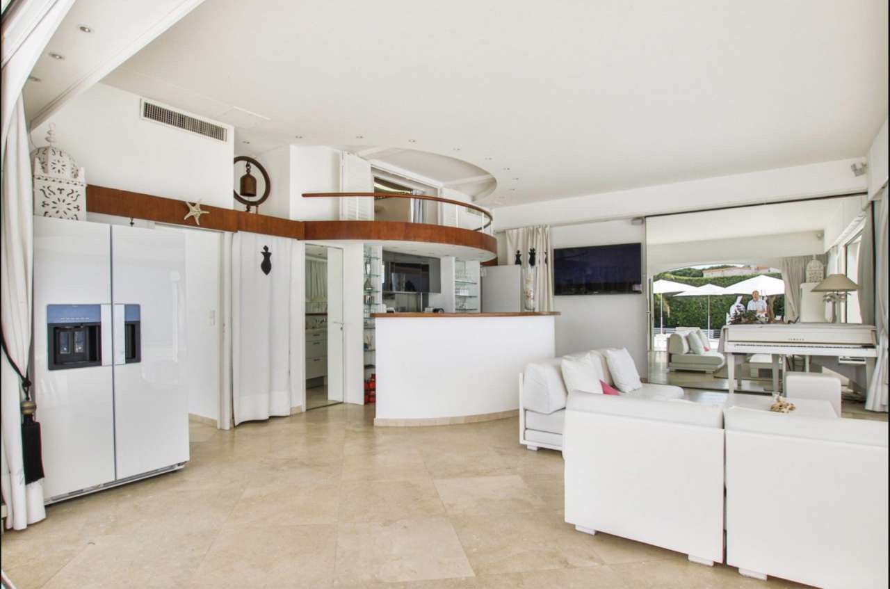 Unique opportunity to acquire an exceptional single storey, 4 bedroom villa