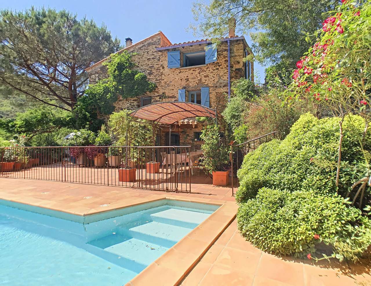 Nestling in a backdrop of mountains and countryside are these 2 gorgeous, f