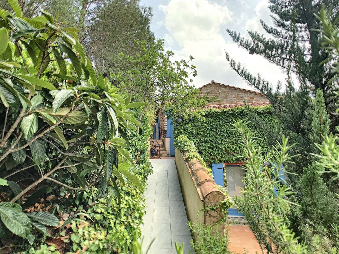 Nestling in a backdrop of mountains and countryside are these 2 gorgeous, f