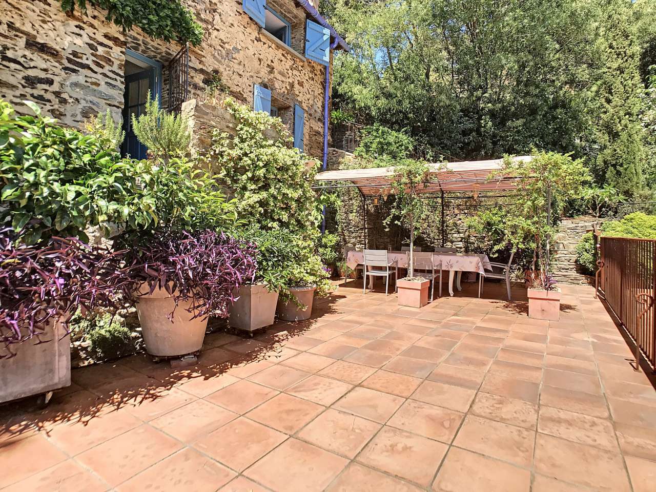 Nestling in a backdrop of mountains and countryside are these 2 gorgeous, f