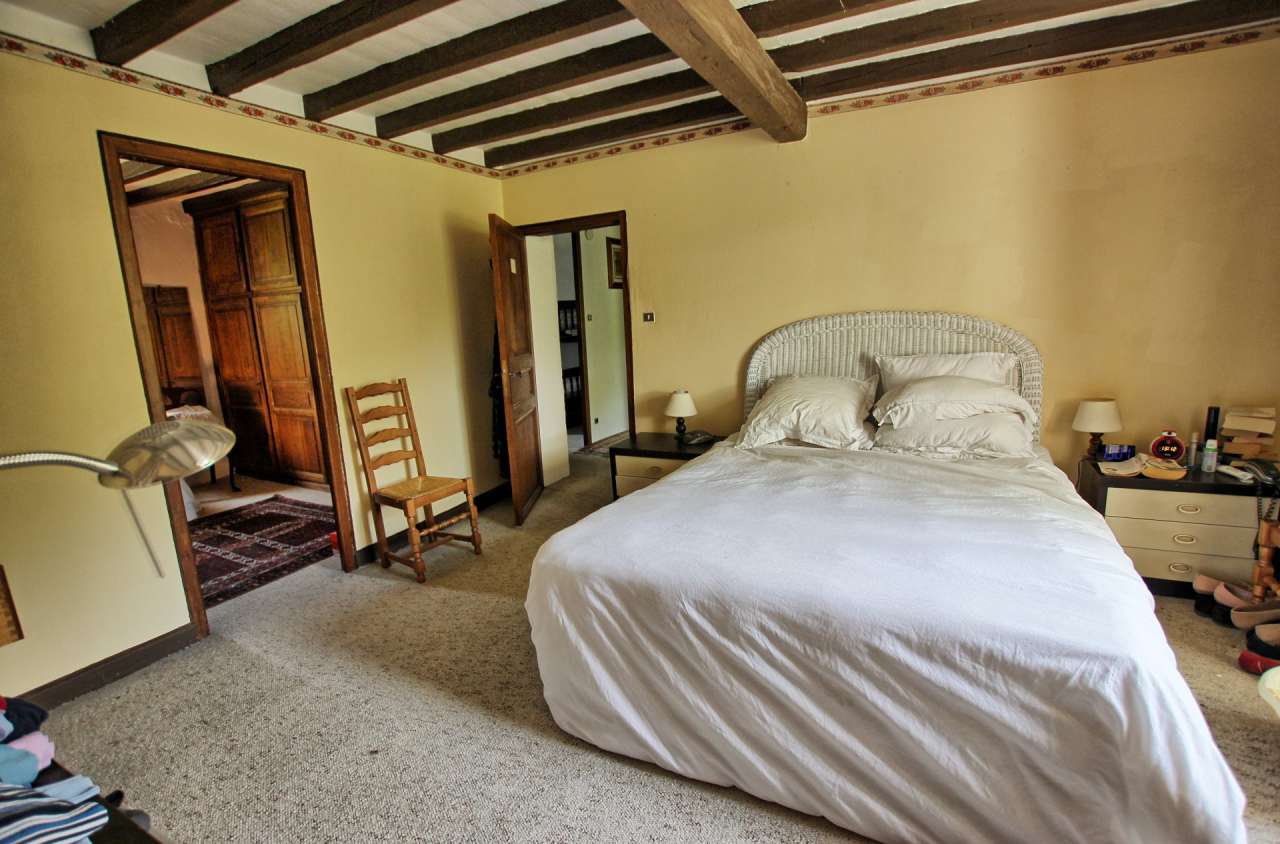 In excellent condition throughout and full of character and charm, this sup