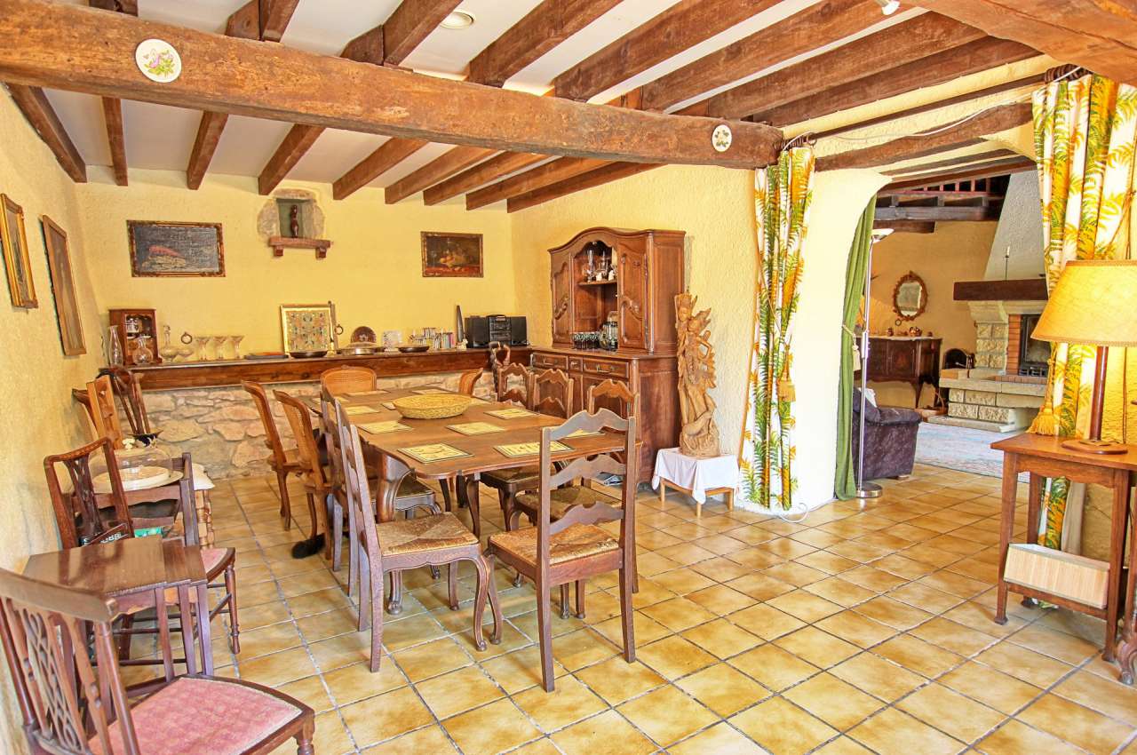 In excellent condition throughout and full of character and charm, this sup