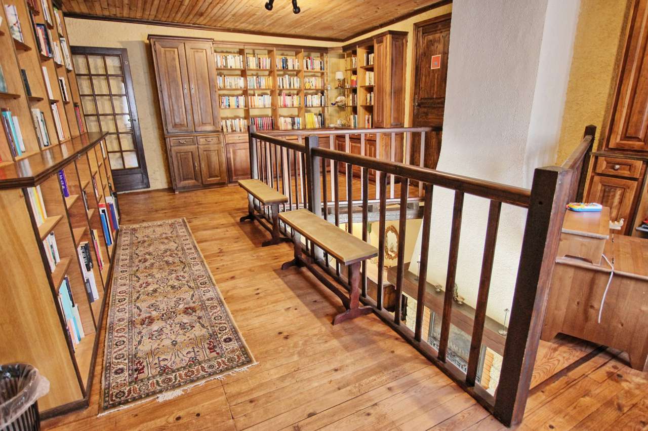 In excellent condition throughout and full of character and charm, this sup