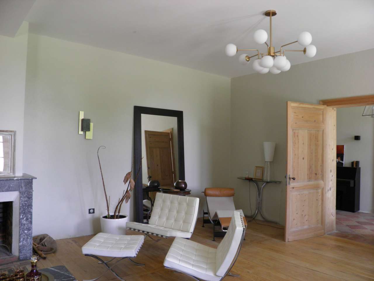 Superb stone built 8 bedroom property, which is ideally set within a quiet