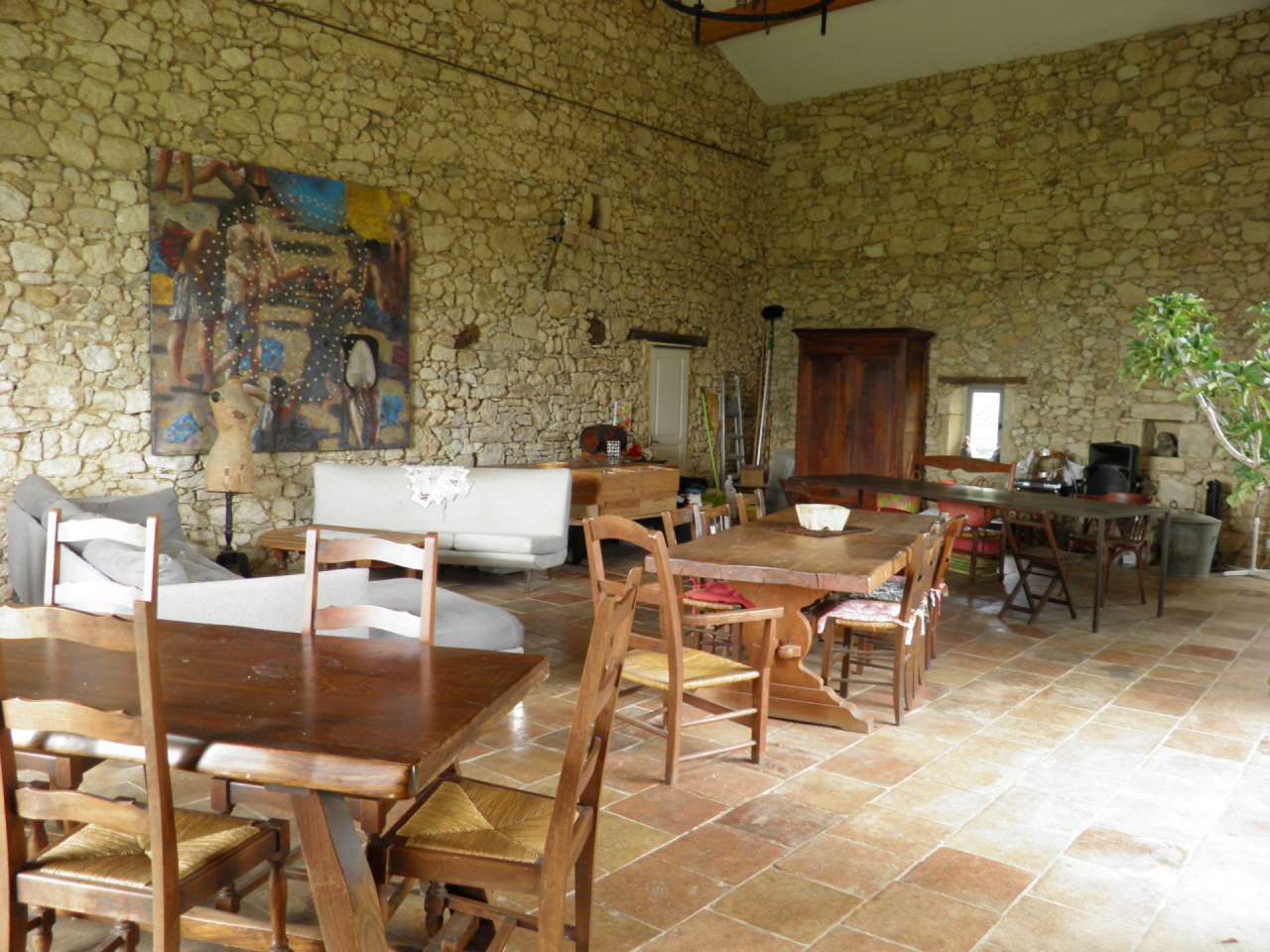 Superb stone built 8 bedroom property, which is ideally set within a quiet