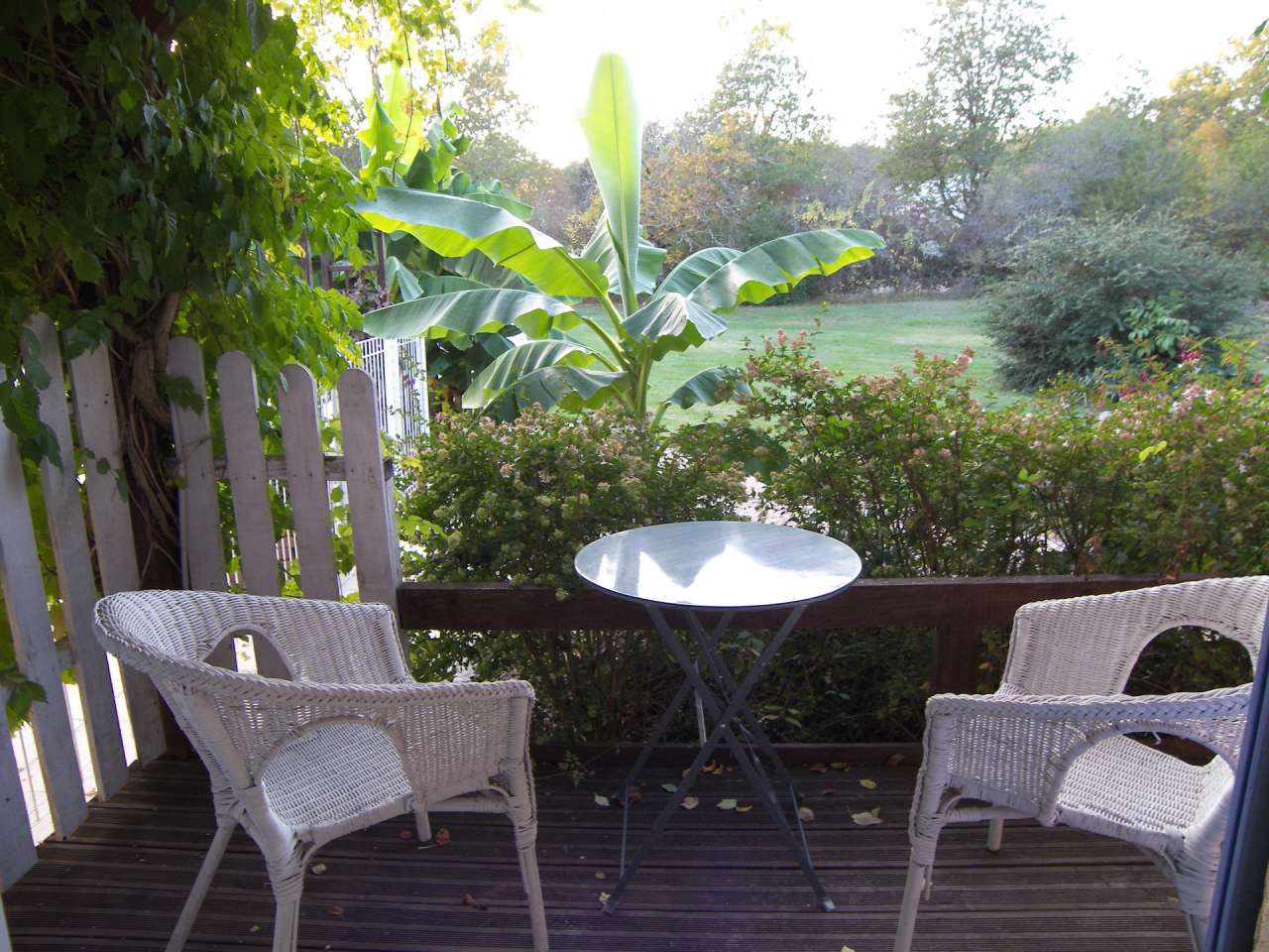 Beautifully maintained and in excellent condition throughout, this superb p