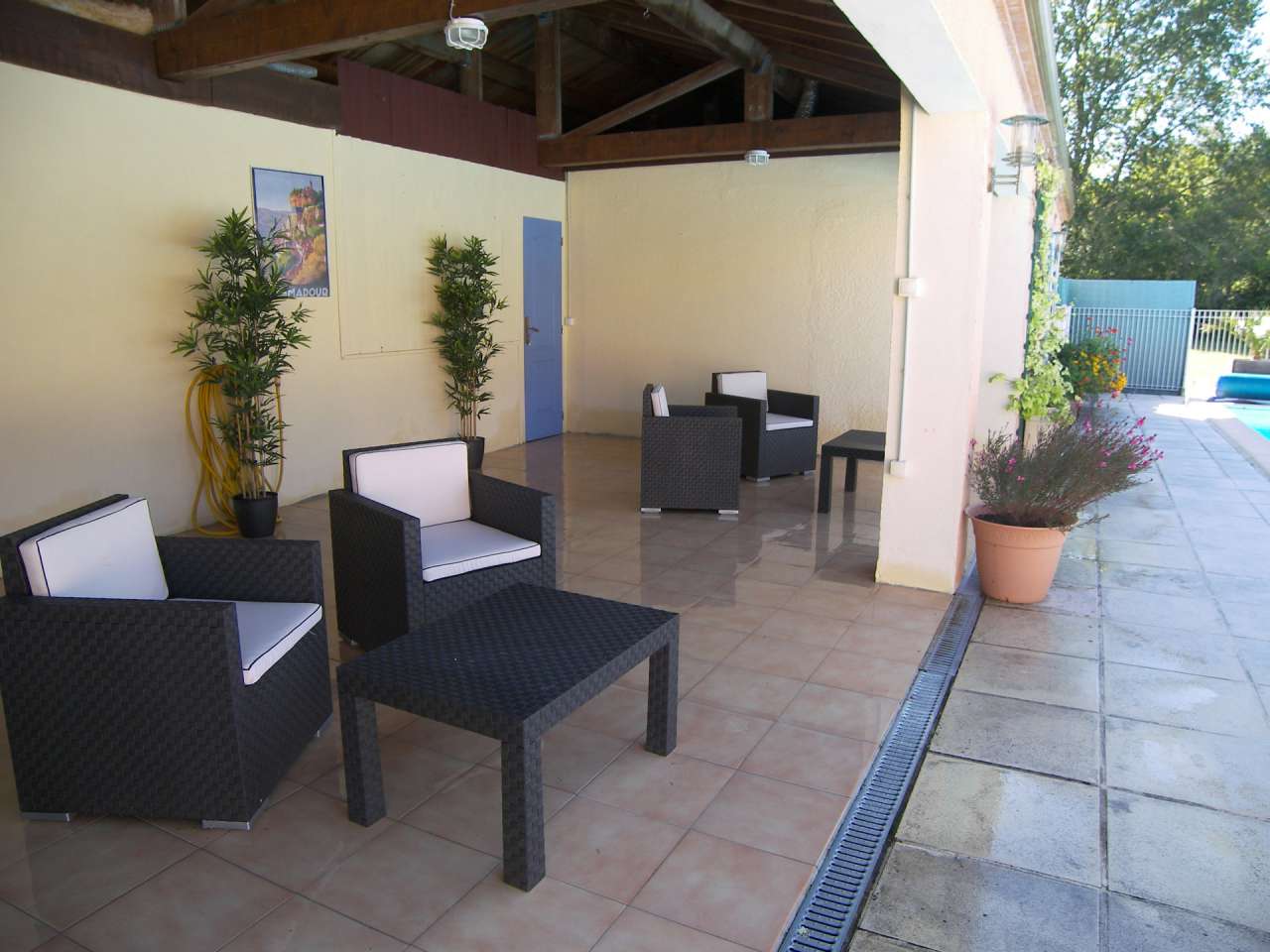 Beautifully maintained and in excellent condition throughout, this superb p