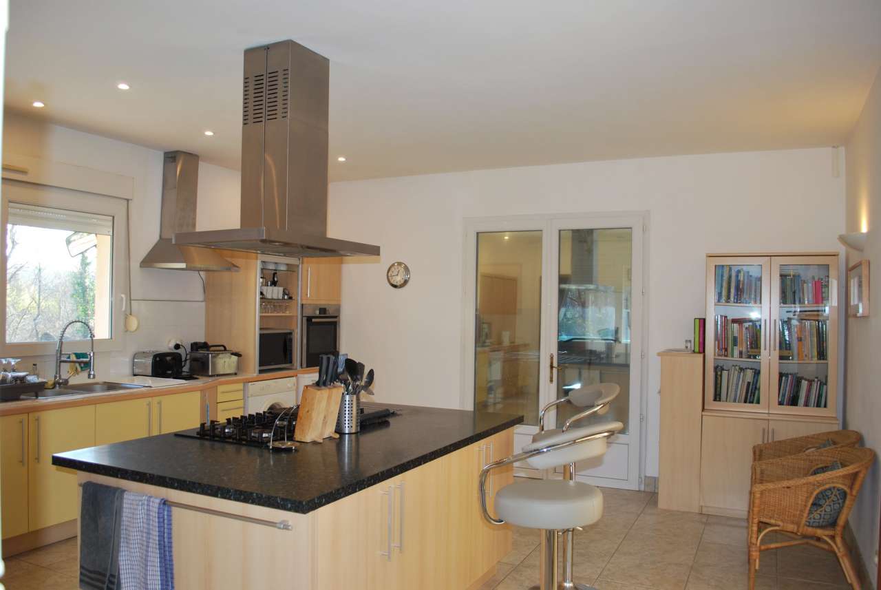 Beautifully maintained and in excellent condition throughout, this superb p