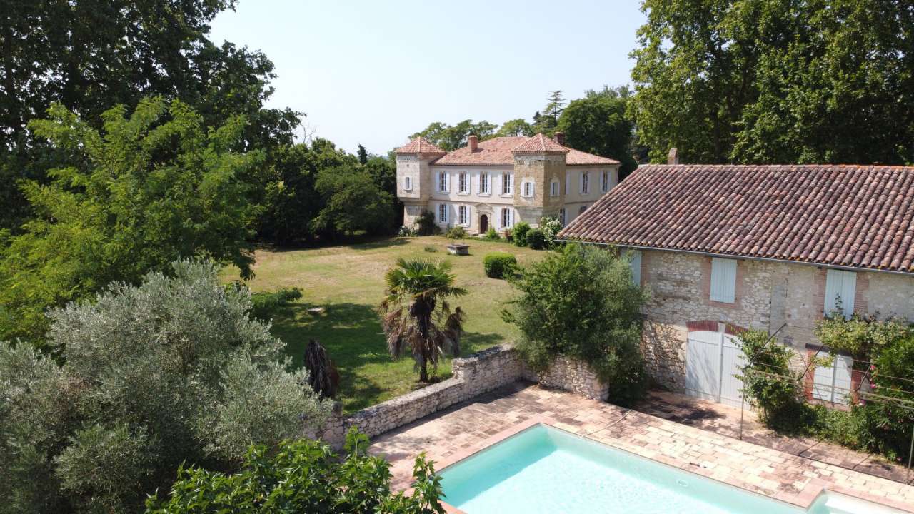 Exceptional 13th century 4 bedroom French Chateau with separate 3 bedroom c