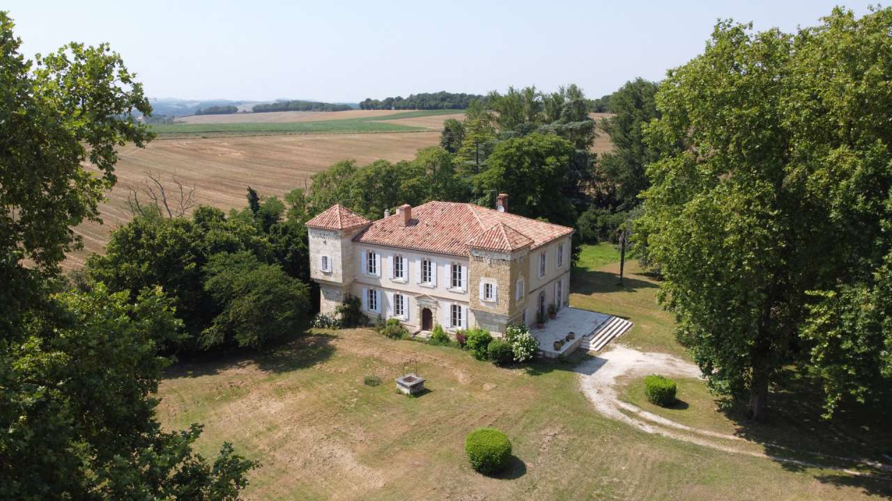 Exceptional 13th century 4 bedroom French Chateau with separate 3 bedroom c