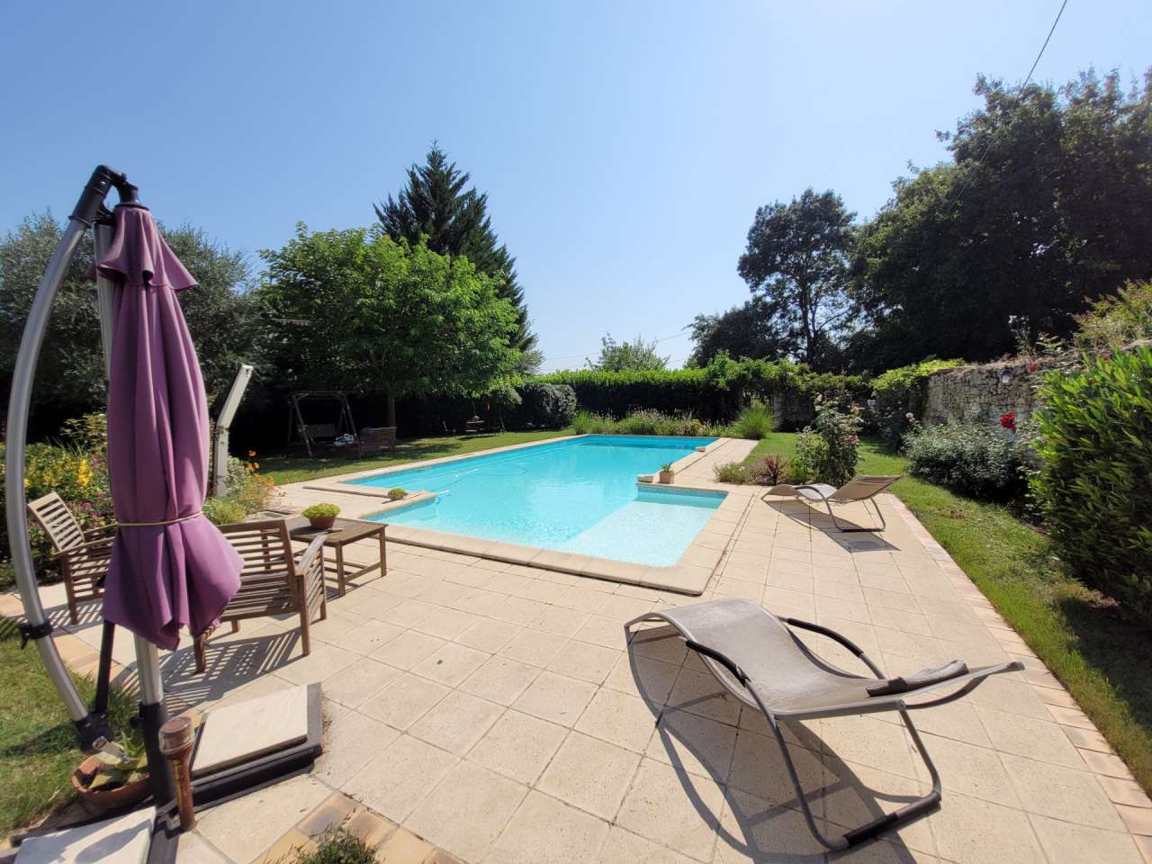 Charming and totally refurbished 5 bedroom manor house, with a total spacio