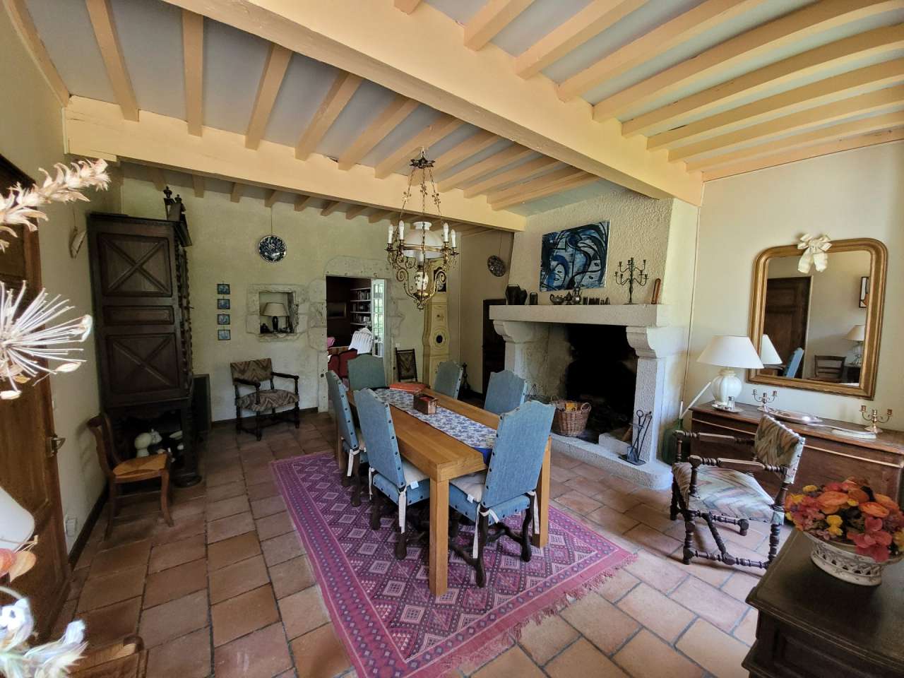 Charming and totally refurbished 5 bedroom manor house, with a total spacio