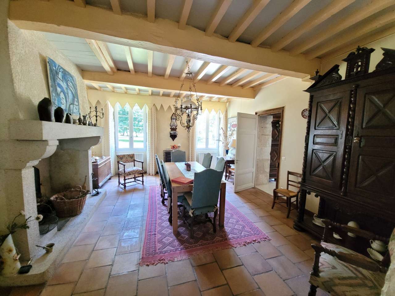 Charming and totally refurbished 5 bedroom manor house, with a total spacio