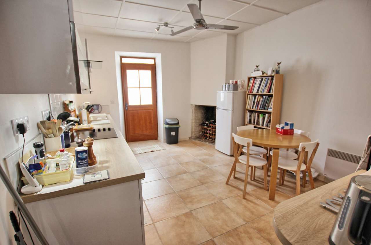 Perfect as a Chambre d'hote or as a large family home, this superb flexible