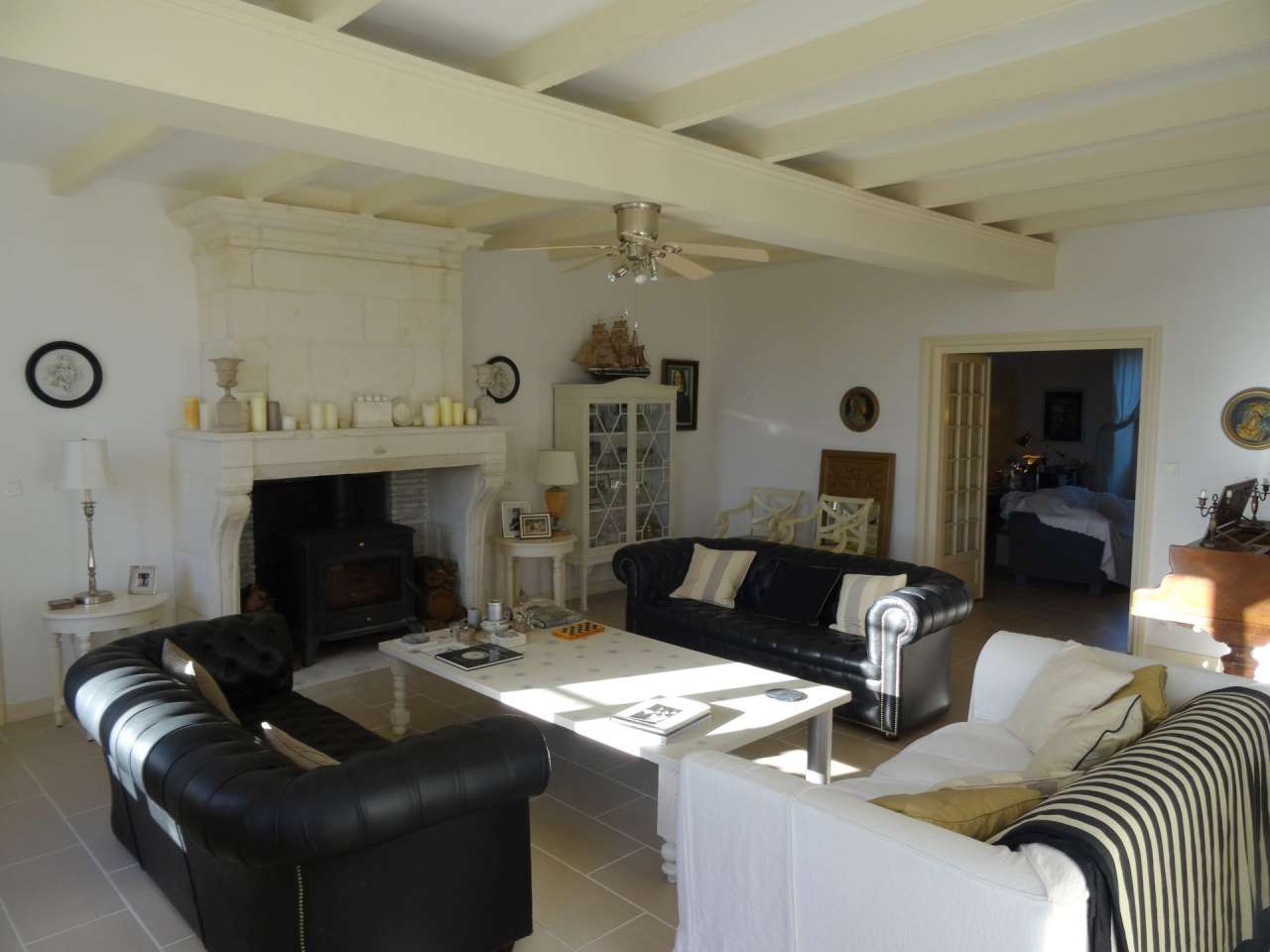 Beautiful 10 bedroom 18th Century manor house, ideally nestled in a quiet s