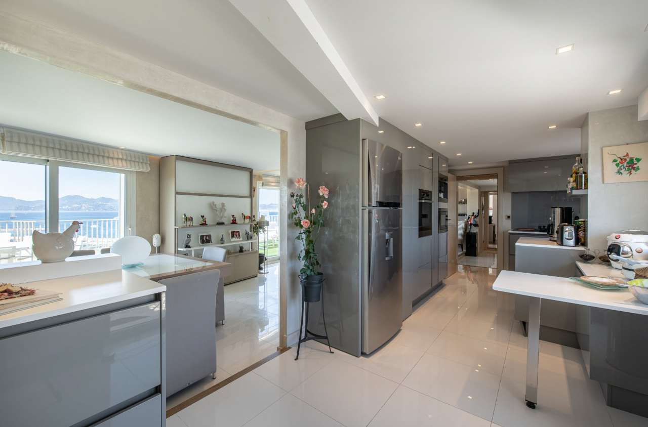 Magnificent 2 bedroom penthouse apartment with stunning sea and marina view