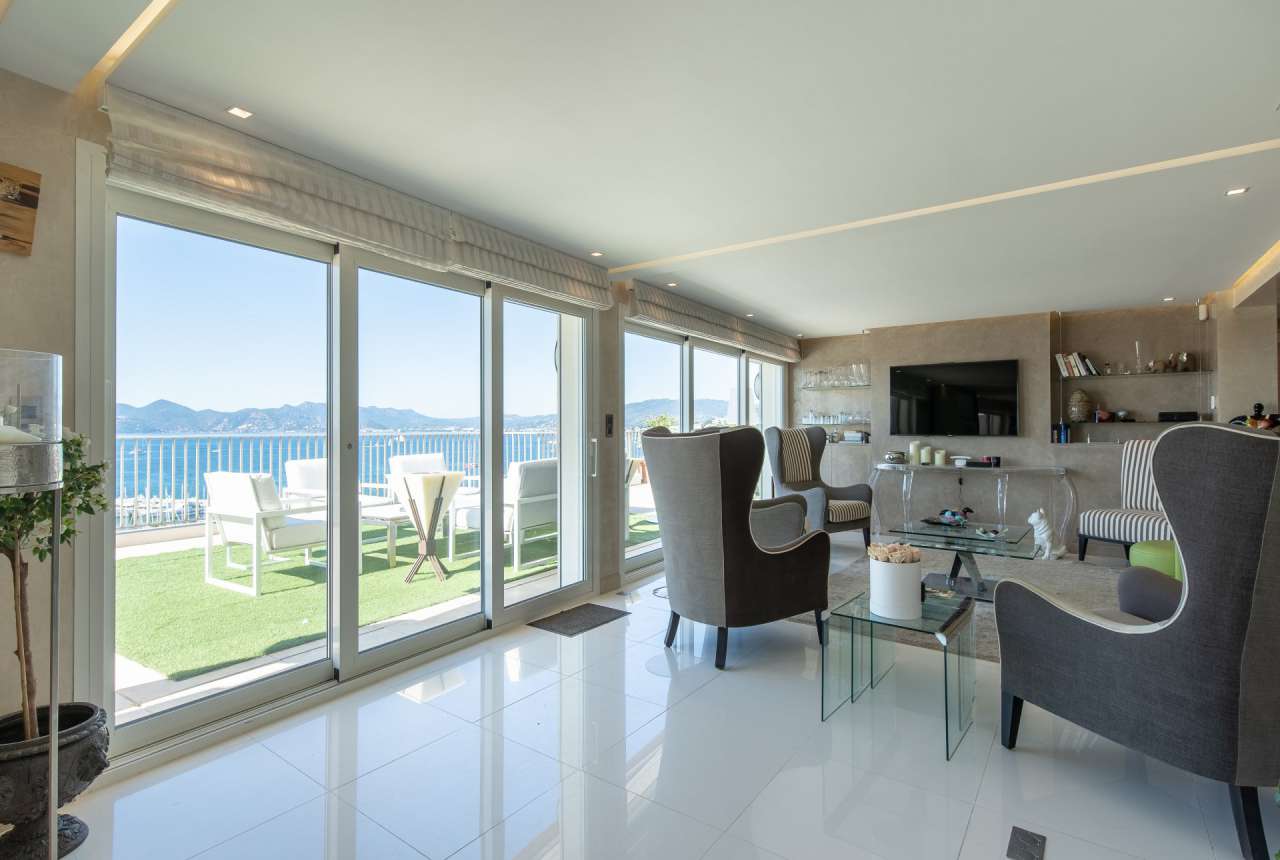 Magnificent 2 bedroom penthouse apartment with stunning sea and marina view