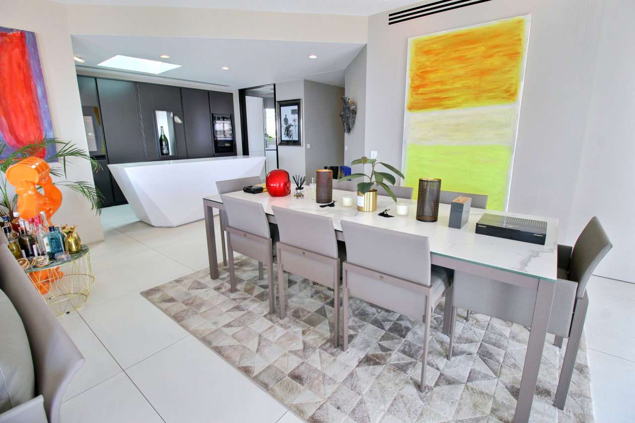 Exceptional luxury 3 bedroom Penthouse apartment with large roof terrace an