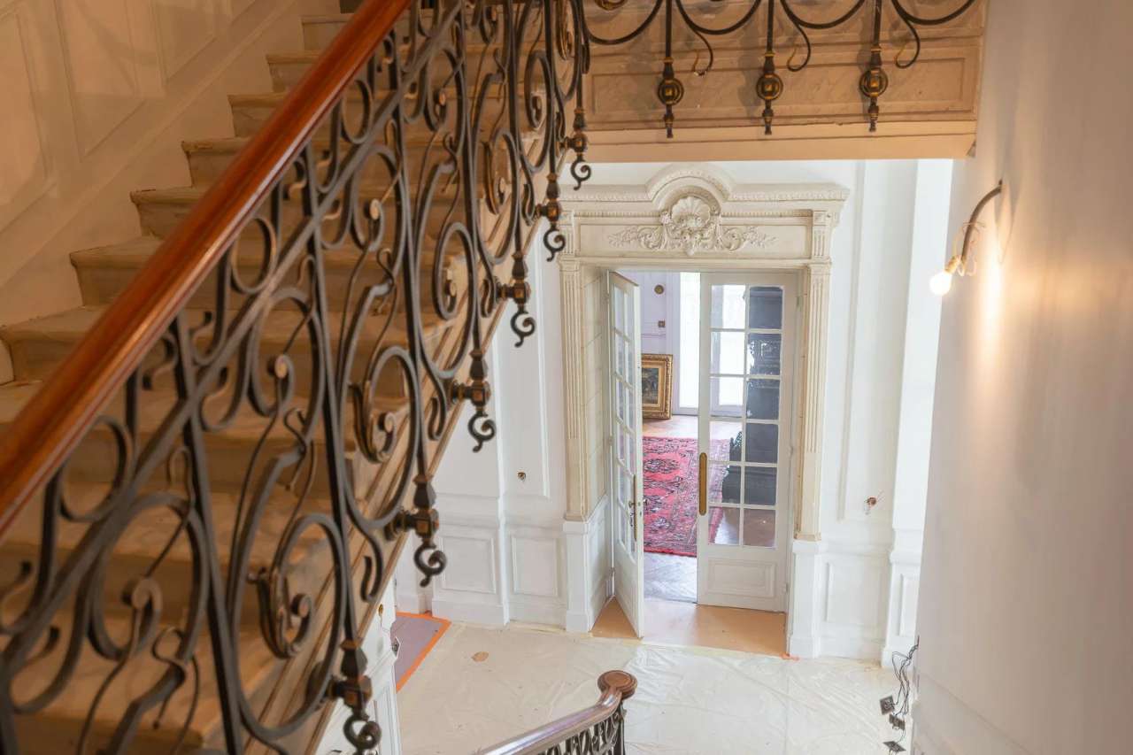 Magnificent, grand and spacious 1900' villa, which is ideally situated just