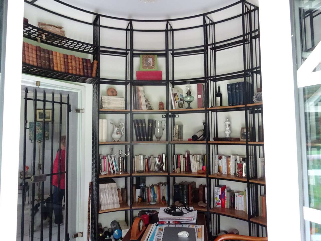 Nestling in nearly 6 acres of glorious land is this amazing 4 bedroom villa