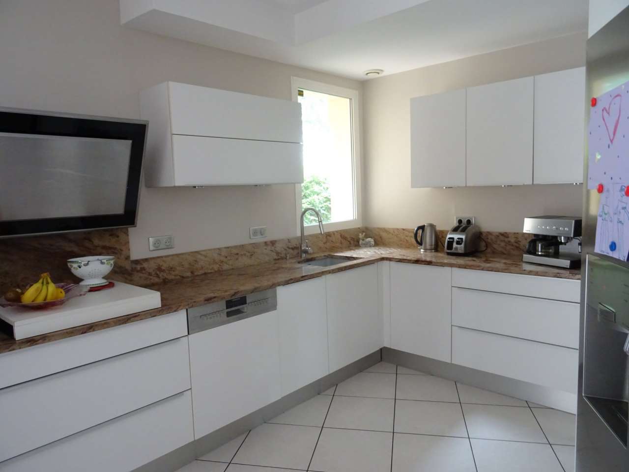 Nestling in nearly 6 acres of glorious land is this amazing 4 bedroom villa