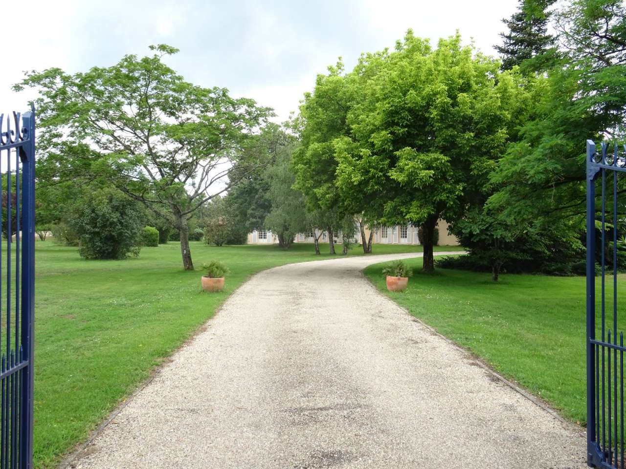 Nestling in nearly 6 acres of glorious land is this amazing 4 bedroom villa