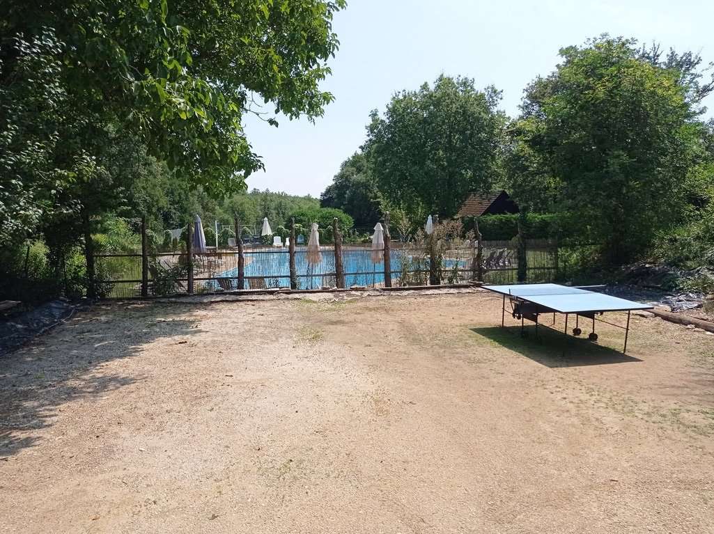 Superb opportunity for generating a good income, this lovely holiday chalet