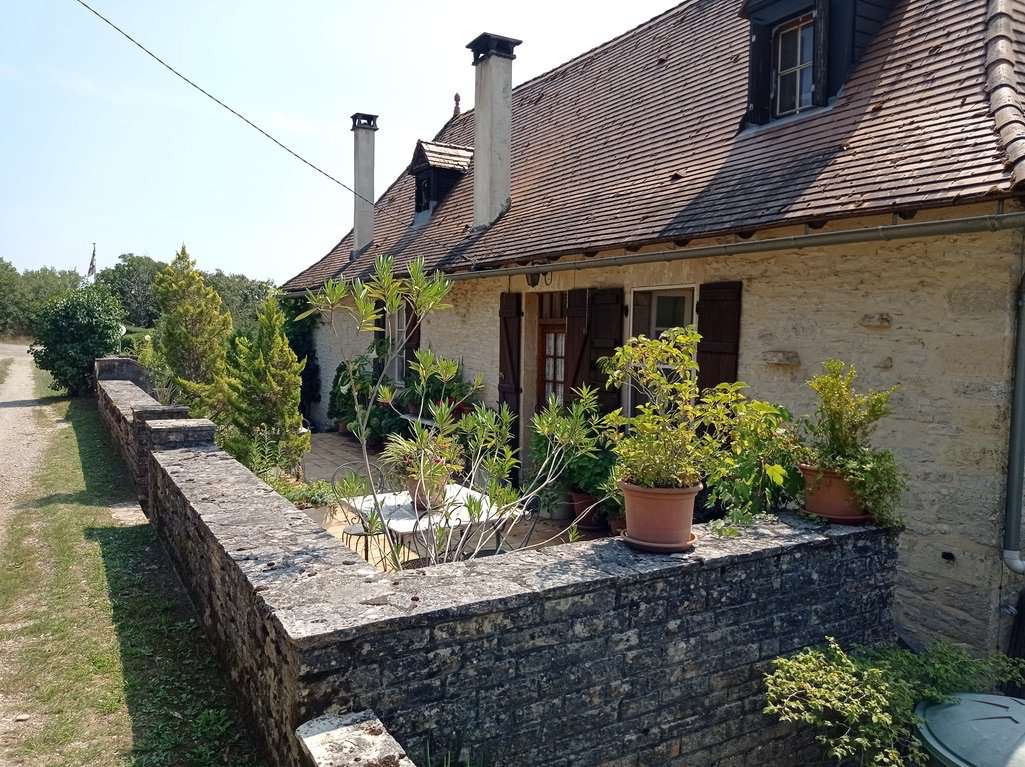 Superb opportunity for generating a good income, this lovely holiday chalet