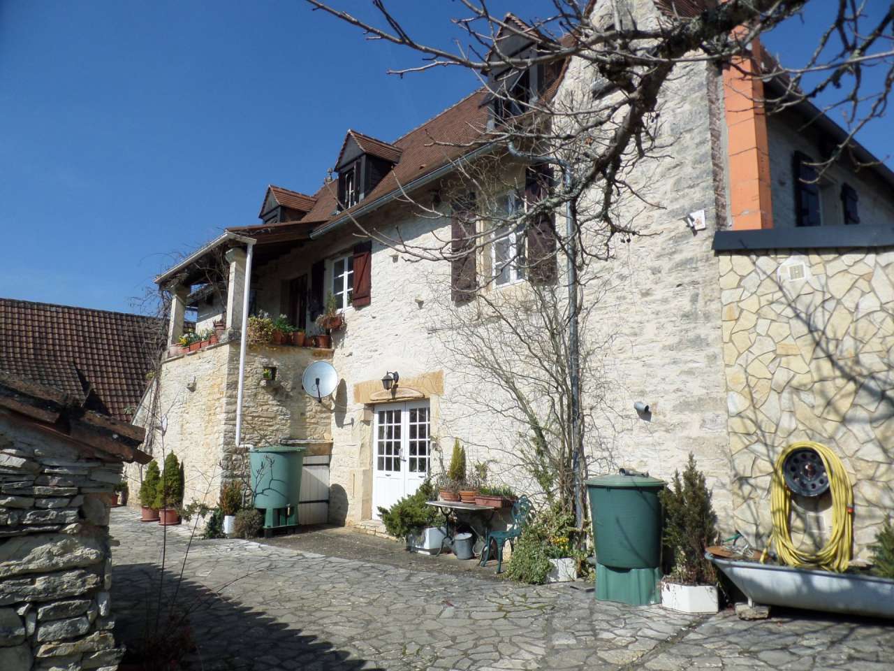 Superb opportunity for generating a good income, this lovely holiday chalet