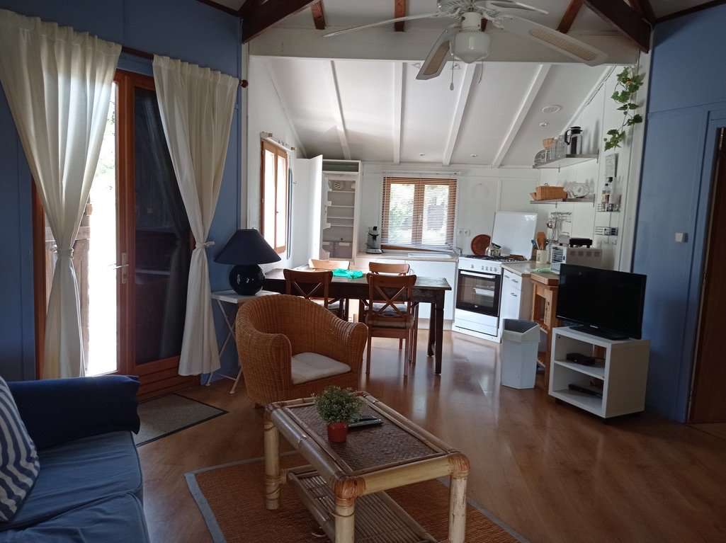 Superb opportunity for generating a good income, this lovely holiday chalet