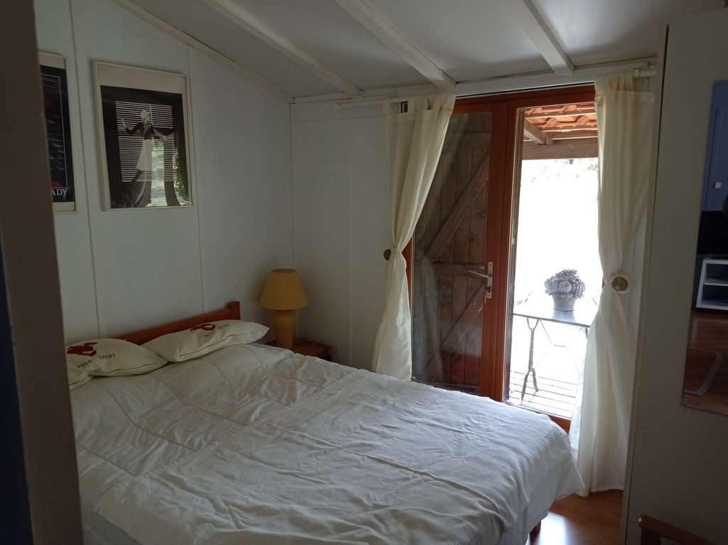 Superb opportunity for generating a good income, this lovely holiday chalet