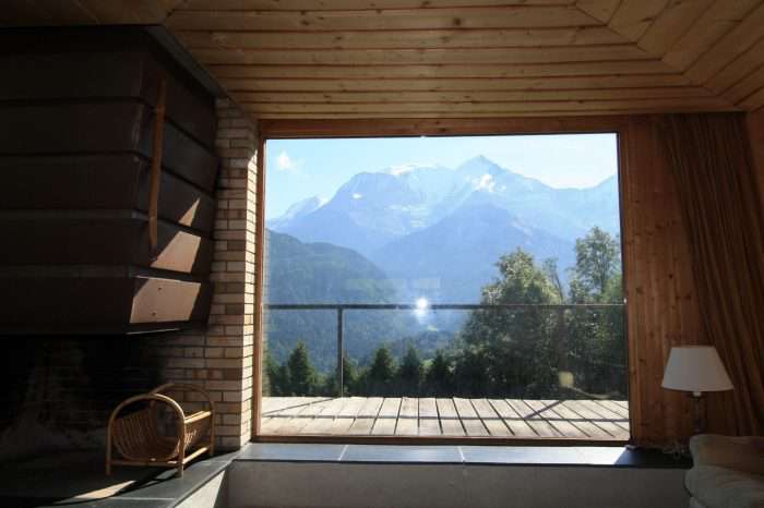 Unique 4 bedroom ski chalet located in a prime and protected setting in Sai