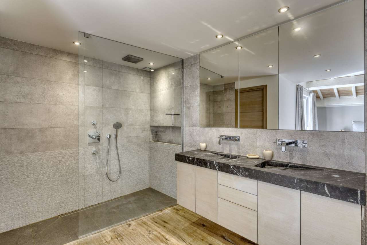 Superb 4 bedroom home,which is ideally situated right in the heart of a sec