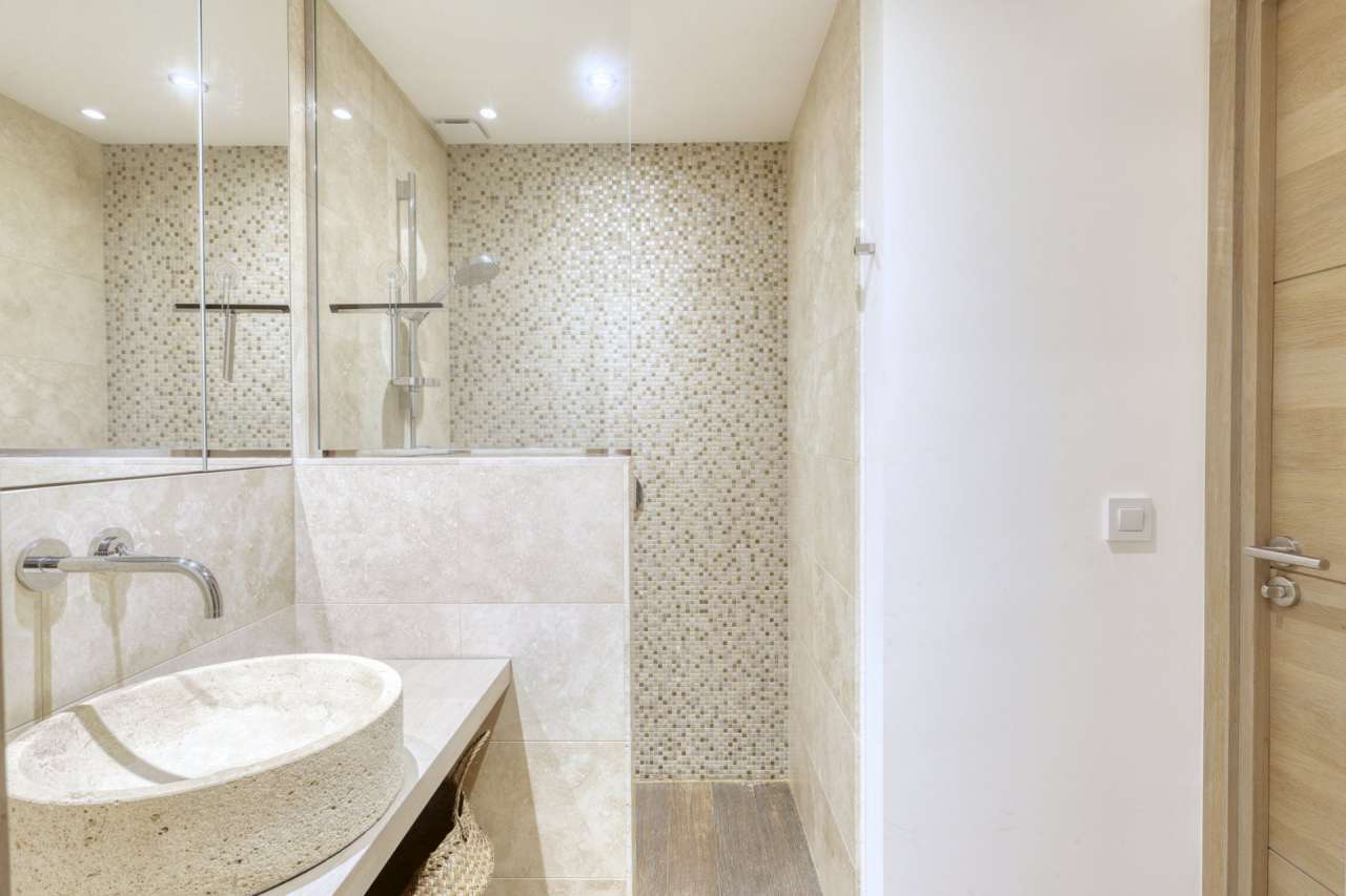 Superb 4 bedroom home,which is ideally situated right in the heart of a sec