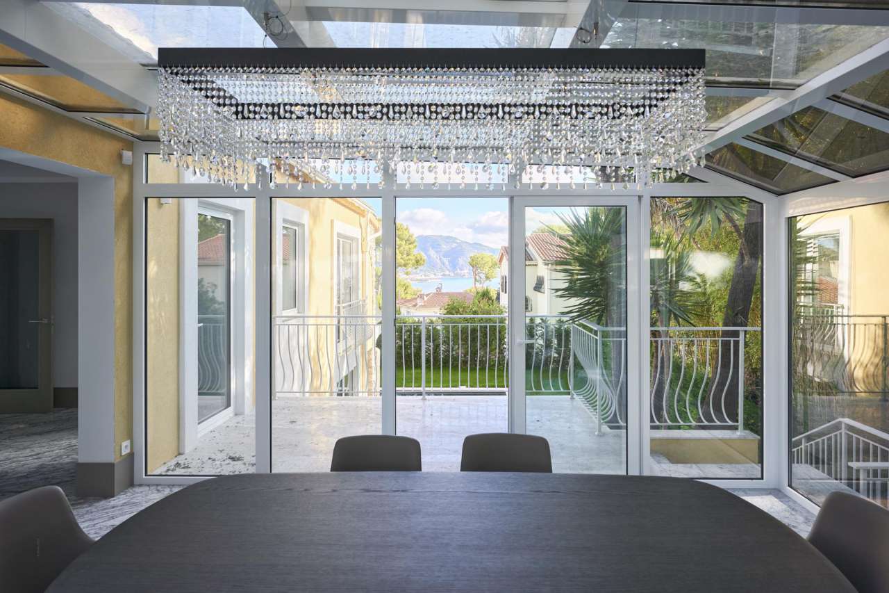 Beautifully renovated, outstanding 4 bedroom luxury villa with pool and gar