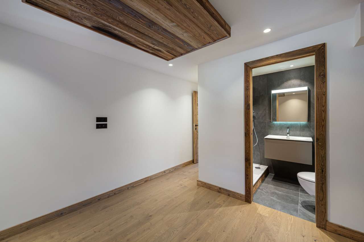 ~With stunning mountain views and situated within a new quiet residence in