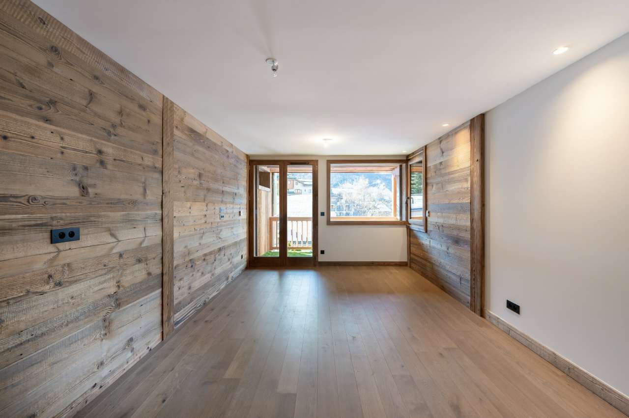 ~With stunning mountain views and situated within a new quiet residence in