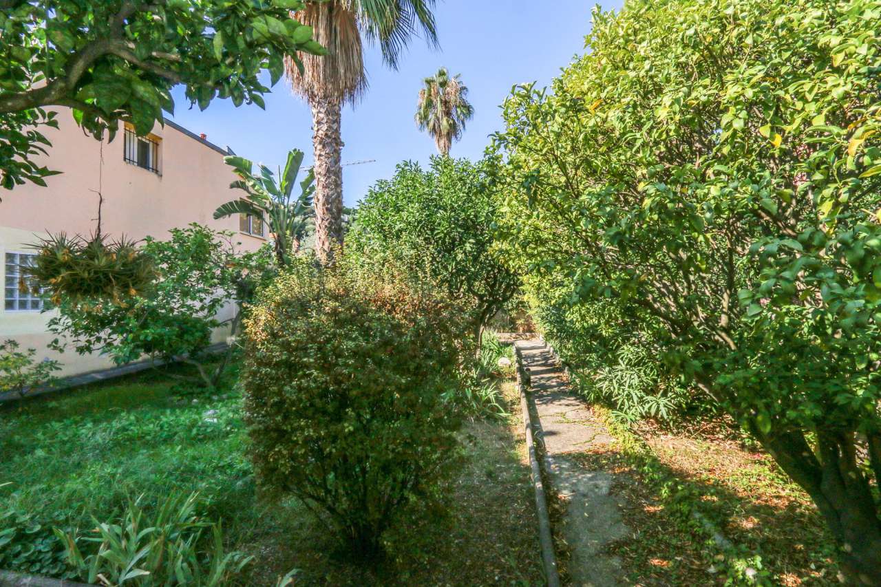 Charming townhouse with in the heart of the village of Saint Jean, located