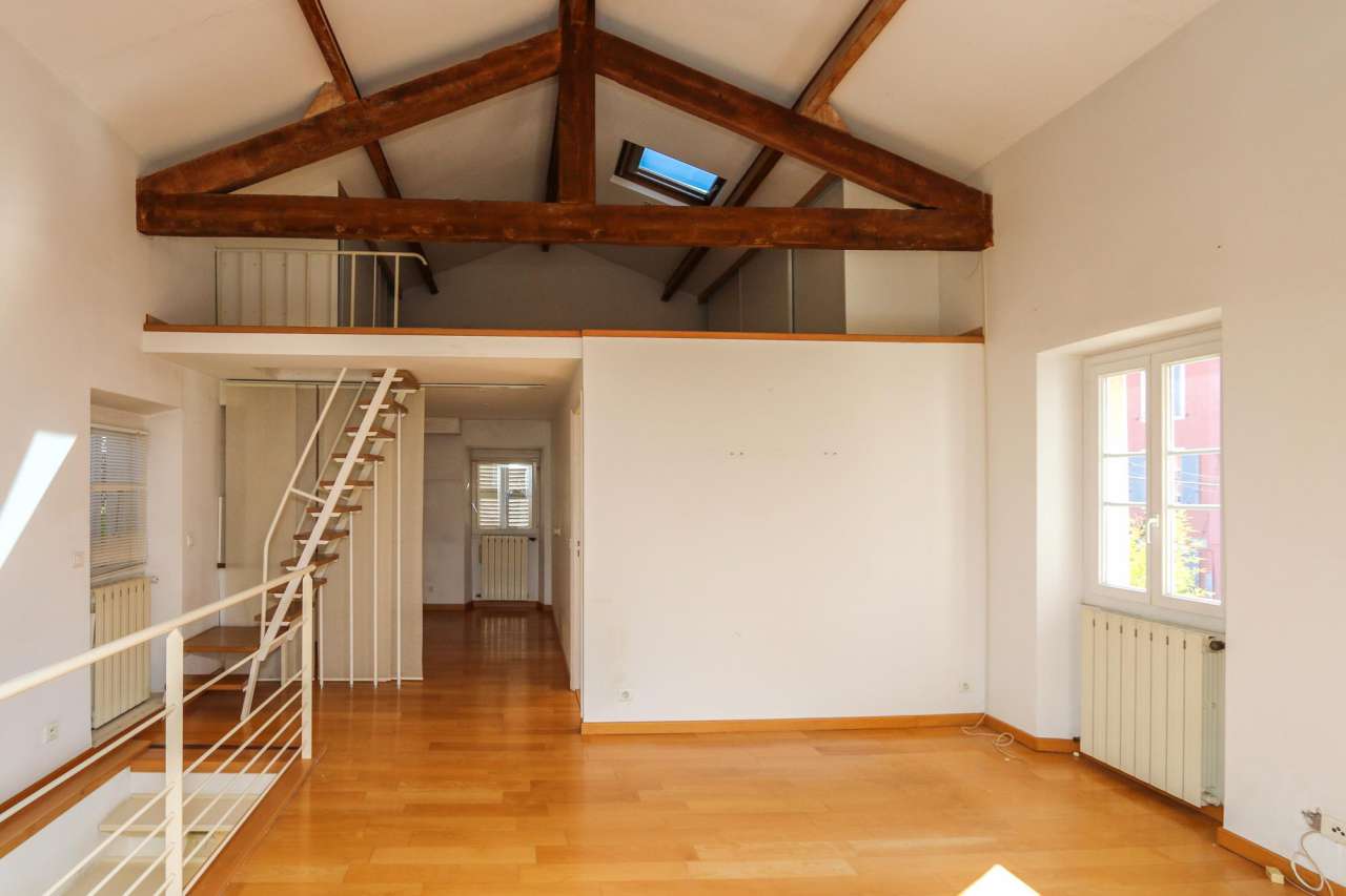 Charming townhouse with in the heart of the village of Saint Jean, located