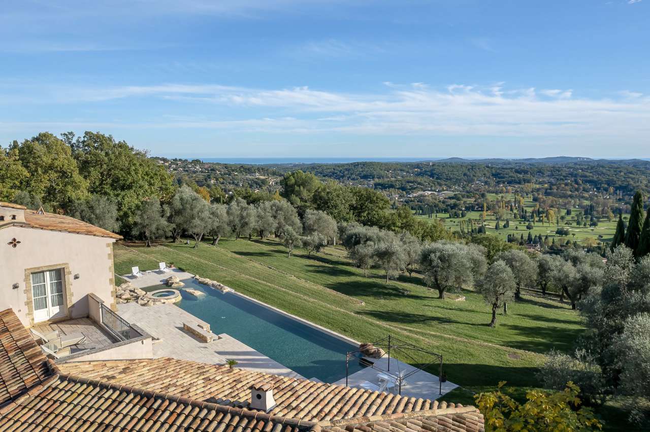 With a sumptuous blend of Provencal character with impressive architecture