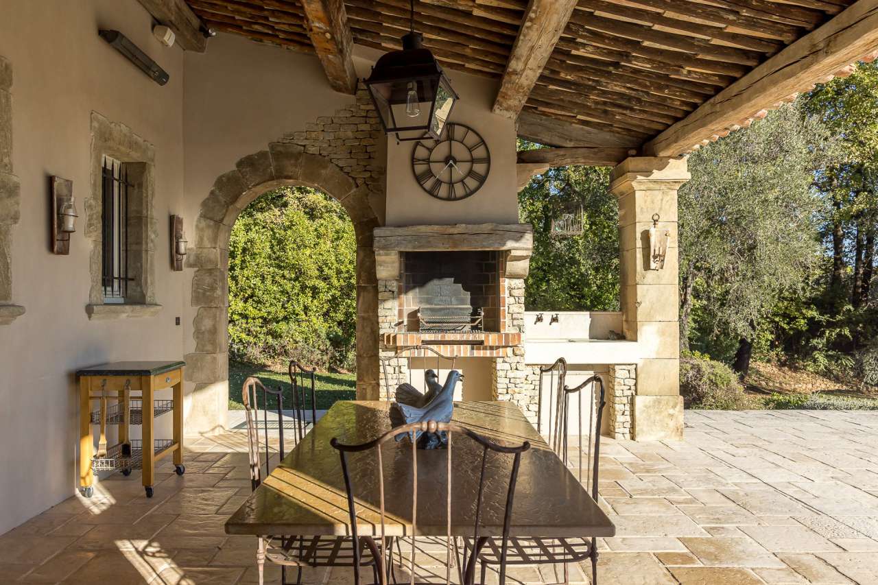 With a sumptuous blend of Provencal character with impressive architecture