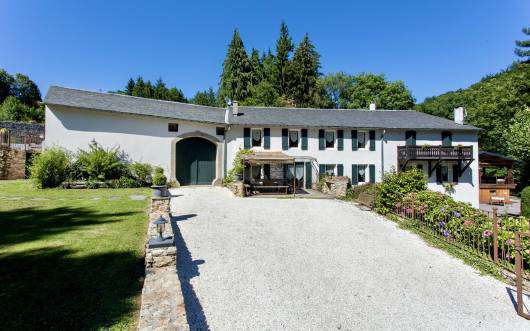 Unique opportunity to acquire a beautifully renovated 17th century, 4 bedro